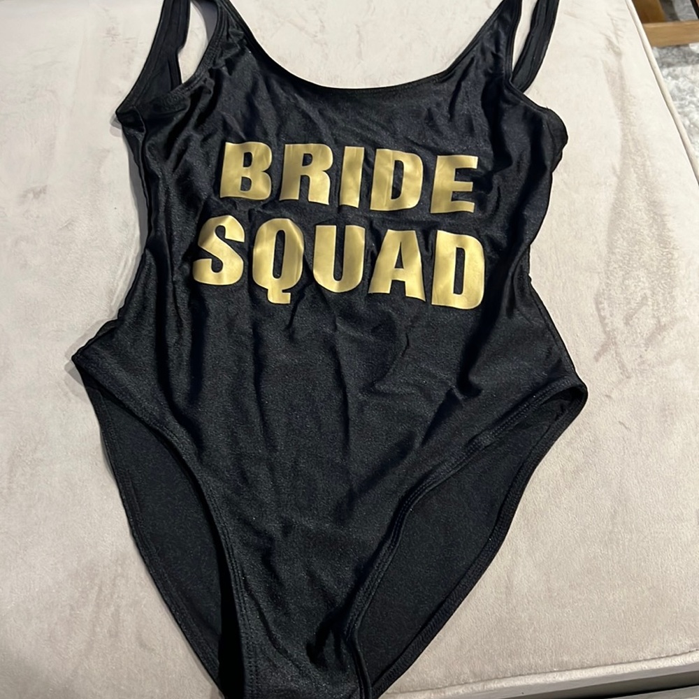 Bride squad on piece